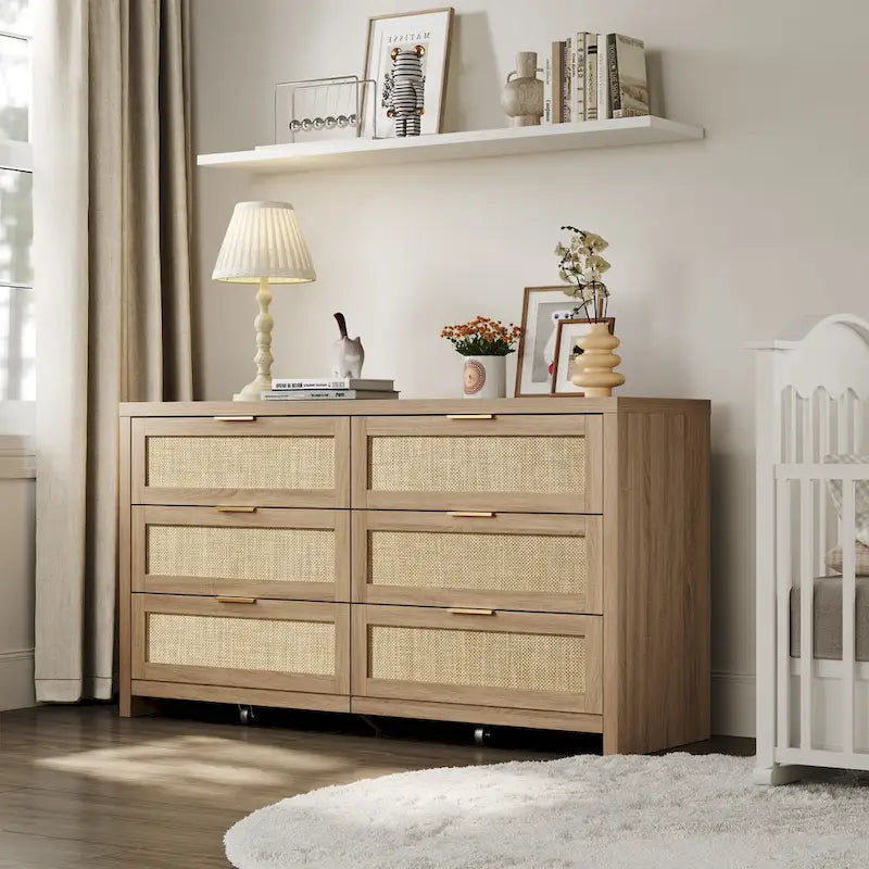 Commode d'angle élégante avec 6 tiroirs en rotin tressé