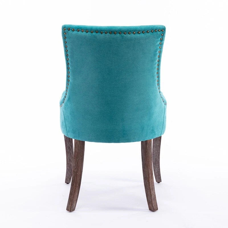 Chaise de salle à manger de style campagnard vintage français avec revêtement en lin et clous décoratifs