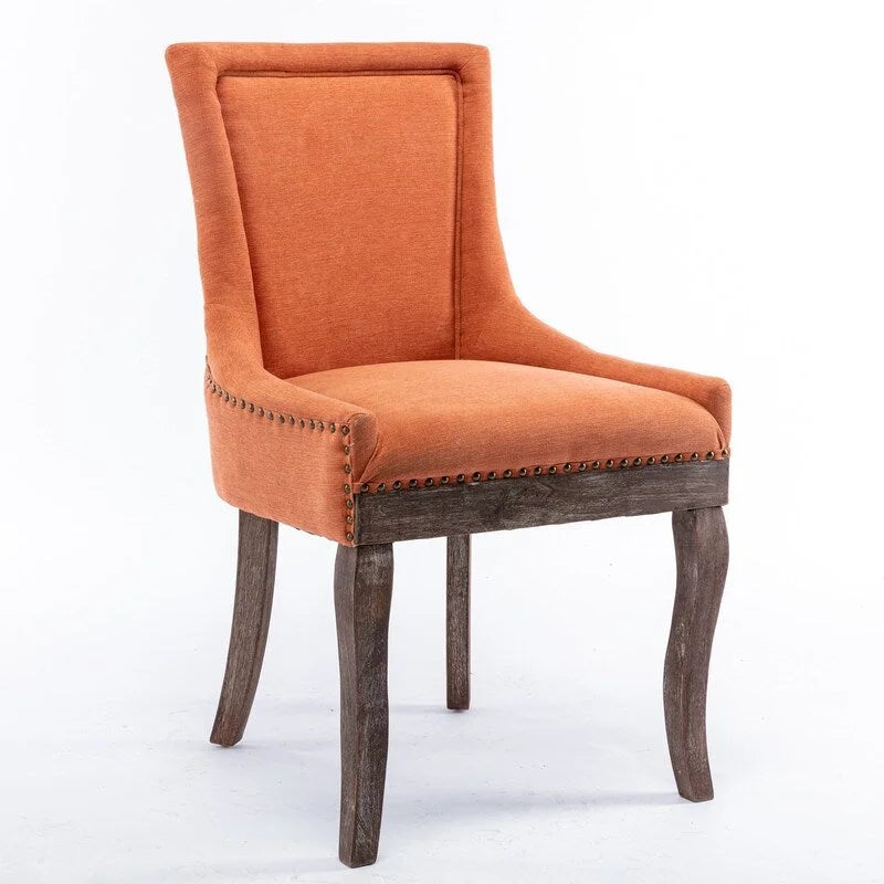 Chaise de salle à manger de style campagnard vintage français avec revêtement en lin et clous décoratifs