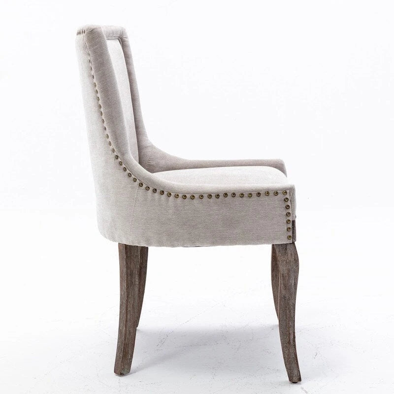 Chaise de salle à manger de style campagnard vintage français avec revêtement en lin et clous décoratifs
