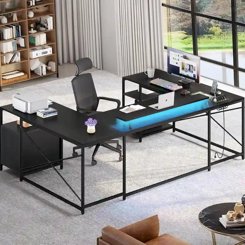 Bureau informatique à DEL en forme de U et de L avec prises de courant